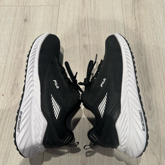 Fila Black Running Shoes Sneakers Women Size 7 - Picture 5 of 8